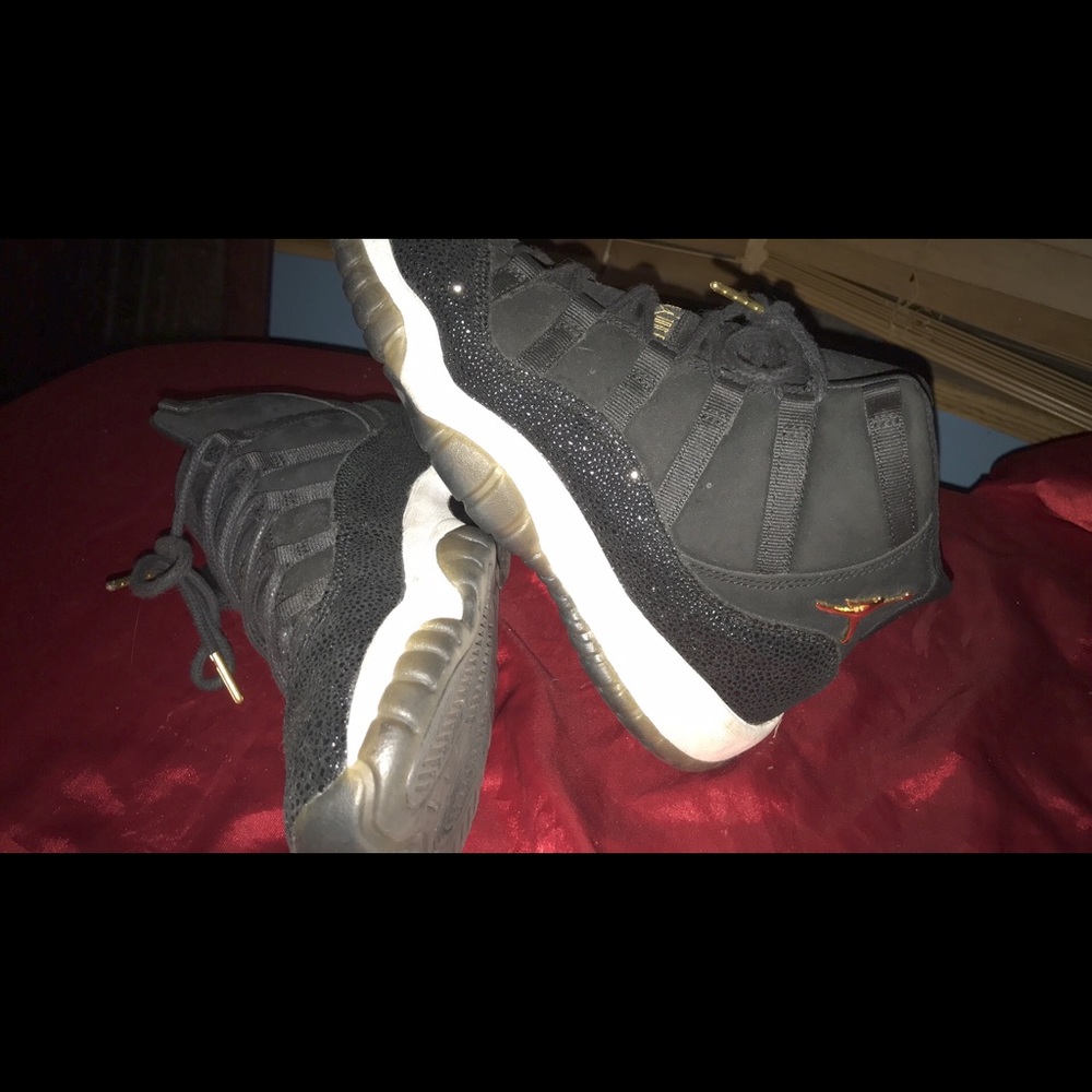 Shoes - Picture 3 of 4